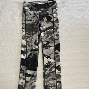 UNDER ARMOR Womens XSMALL HeatGear Printed High Waisted Capri Leggings